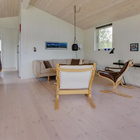 Fleur - 50m From The Sea By Interhome