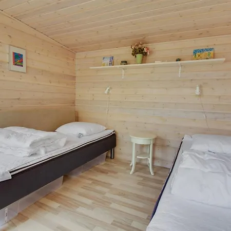 Semesterbostad Fleur - 50m From The Sea By Interhome