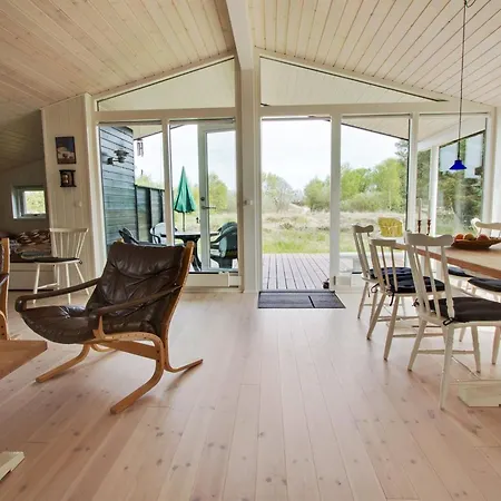 Fleur - 50m From The Sea By Interhome