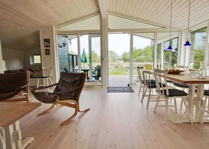 Fleur - 50m From The Sea By Interhome Hals